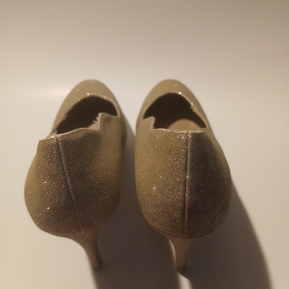 Fioni Brand Gold Sparkly Heels. Size 11. - Picture 5 of 9